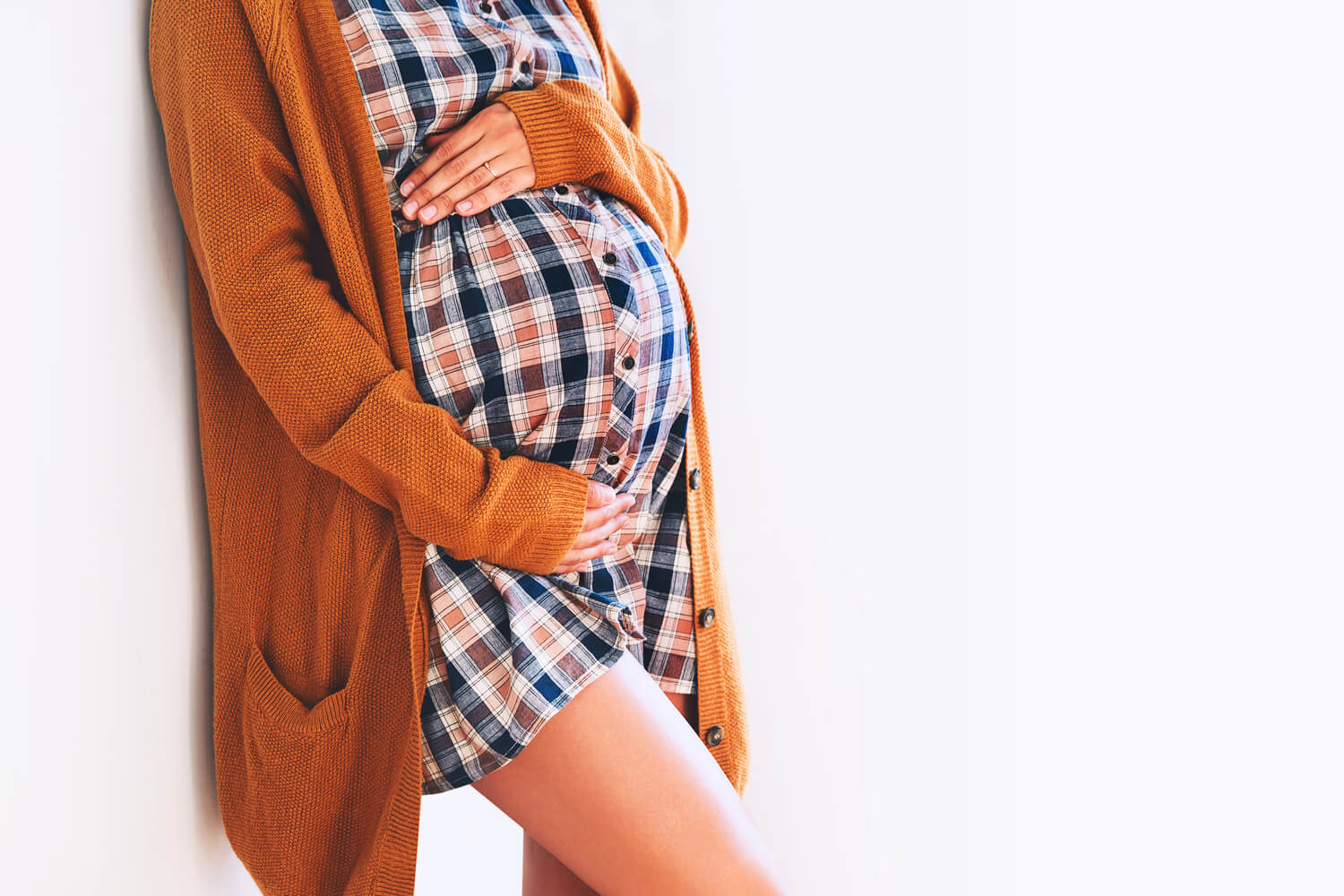 pregnant woman wearing Cardigan
