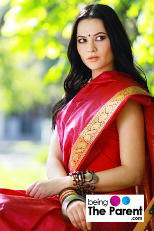 Tips To Wear A Saree During Pregnancy - Being The Parent