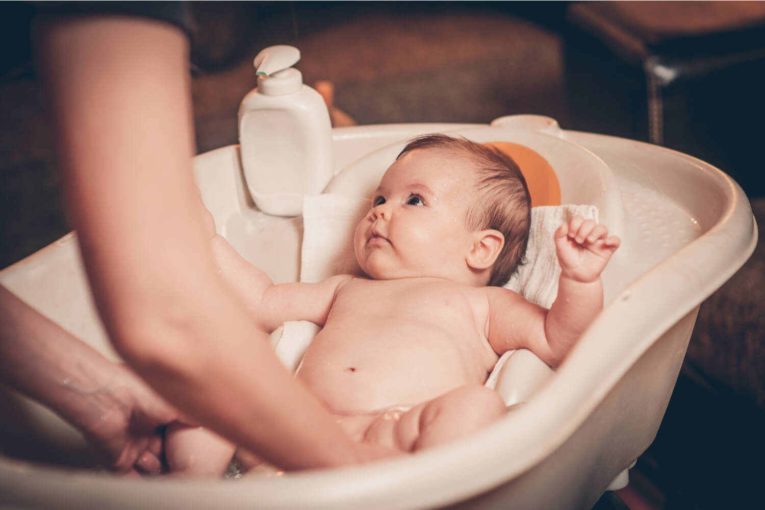 When To Bathe A Baby_
