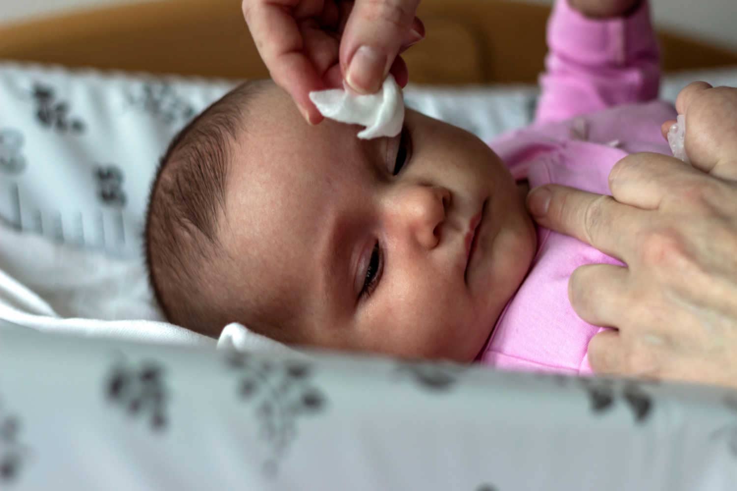 Taking Care Of Your Baby's Eyes Being The Parent