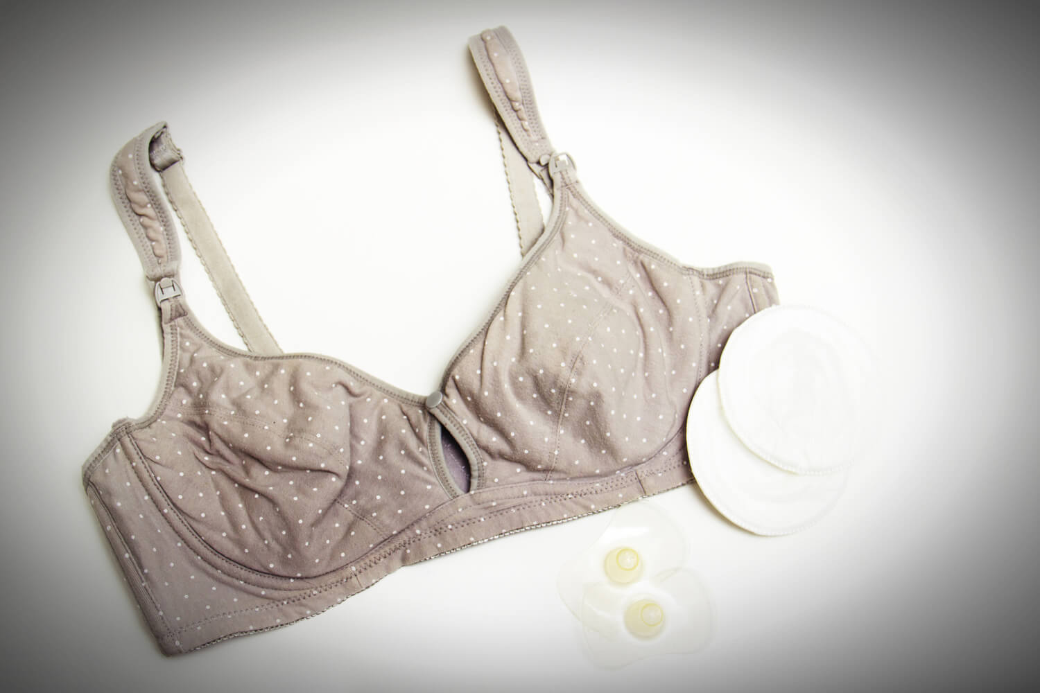 Is It Safe To Wear A Bra During Breastfeeding? Being The Parent