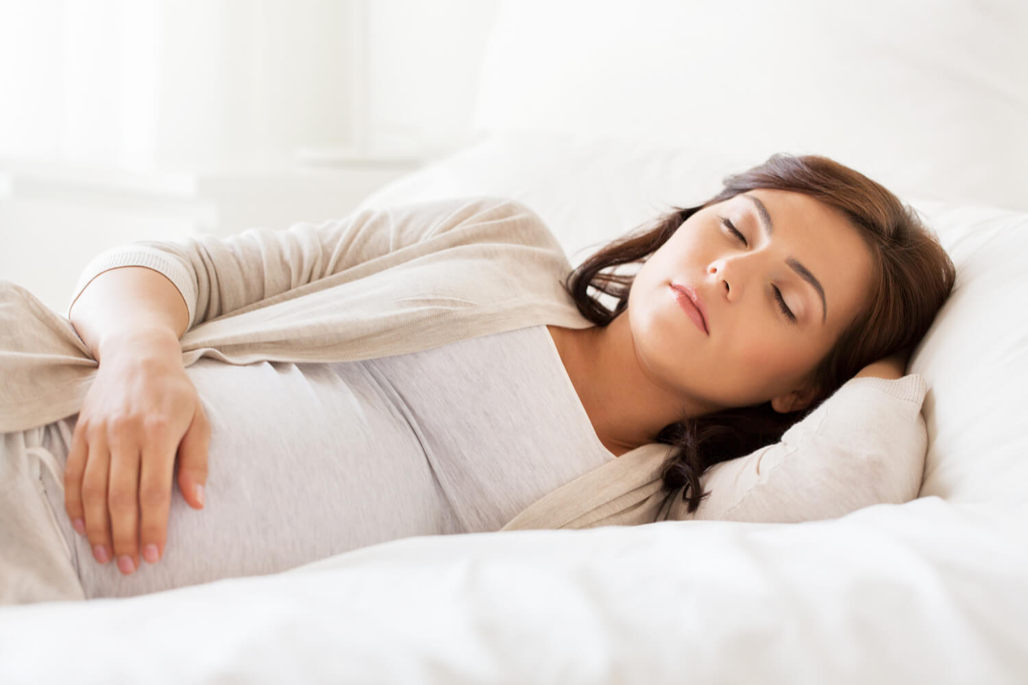 pregnant women sleeping comfortably