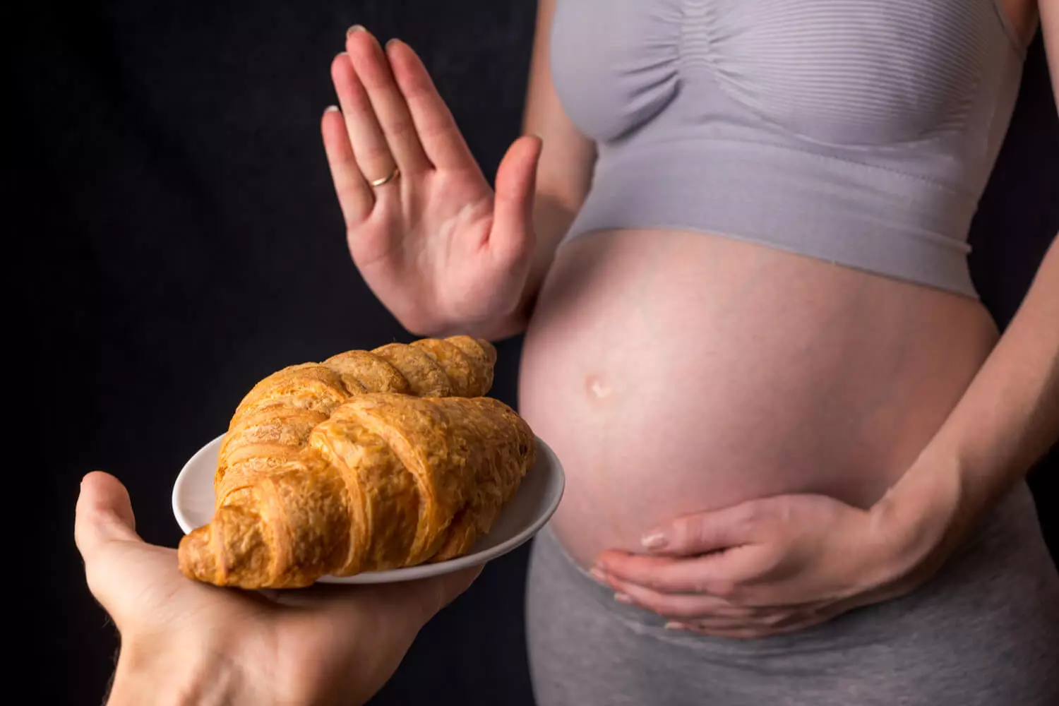 What To Do When You Don’t Feel Like Eating During Pregnancy_