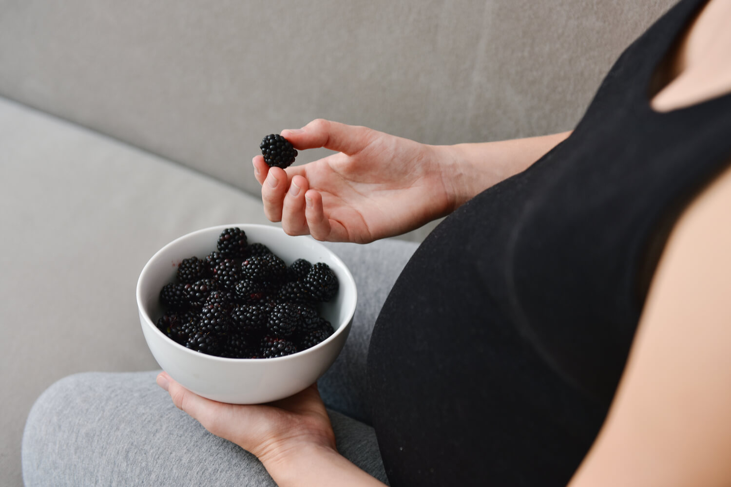 Are Blackberries Safe During Pregnancy? Being The Parent