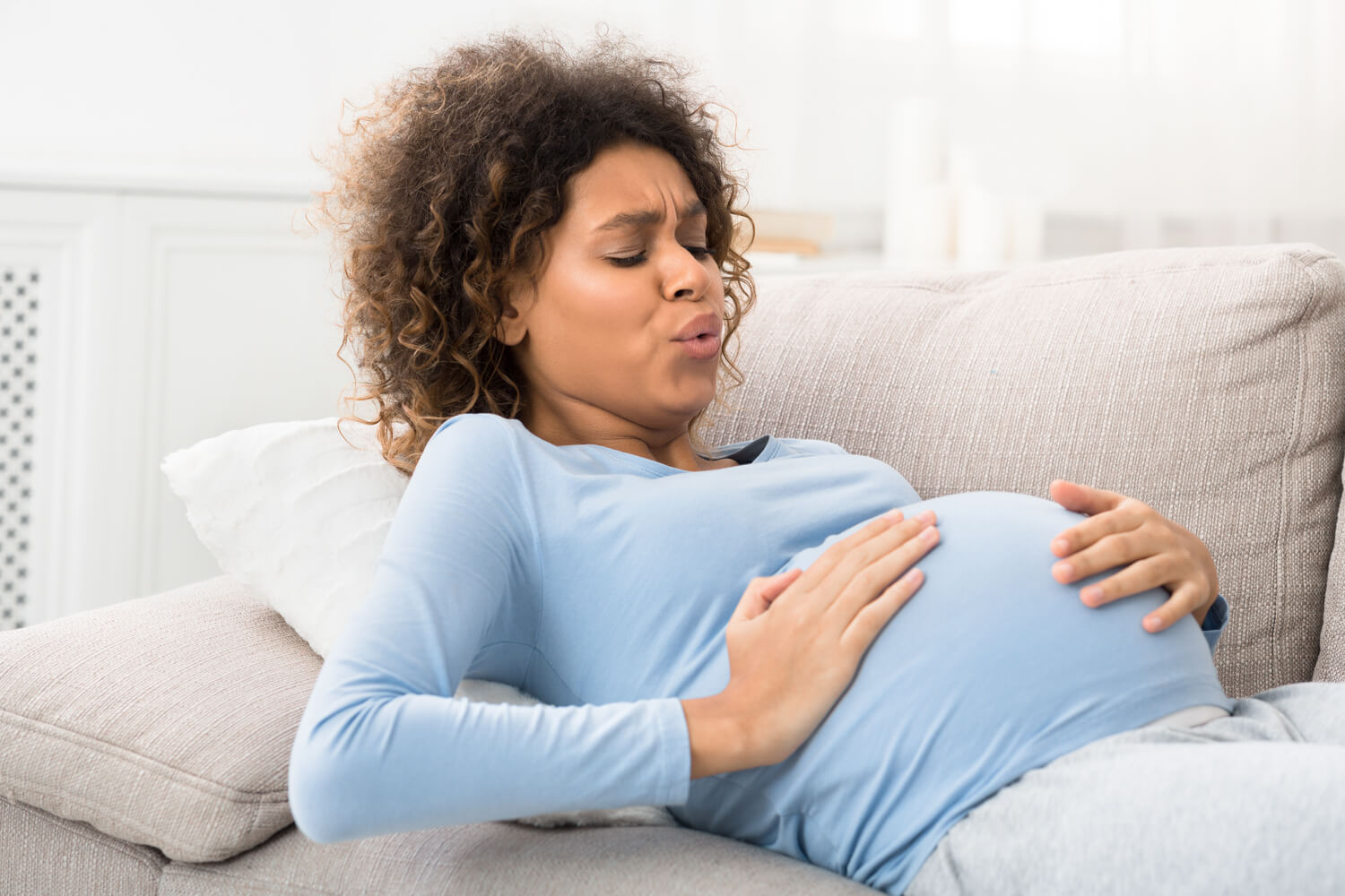 pregnant women in labor pain