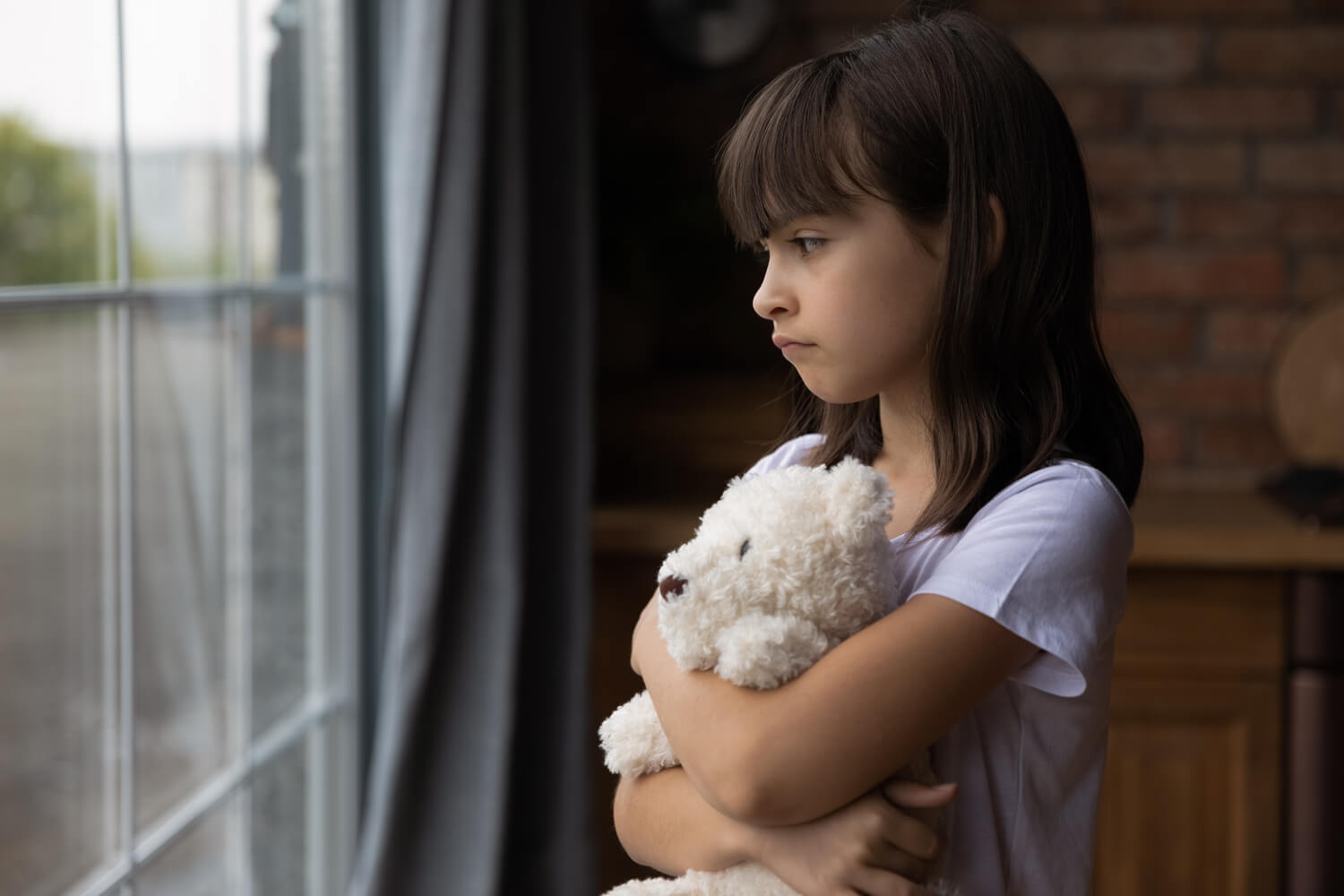 Symptoms of adopted child syndrome