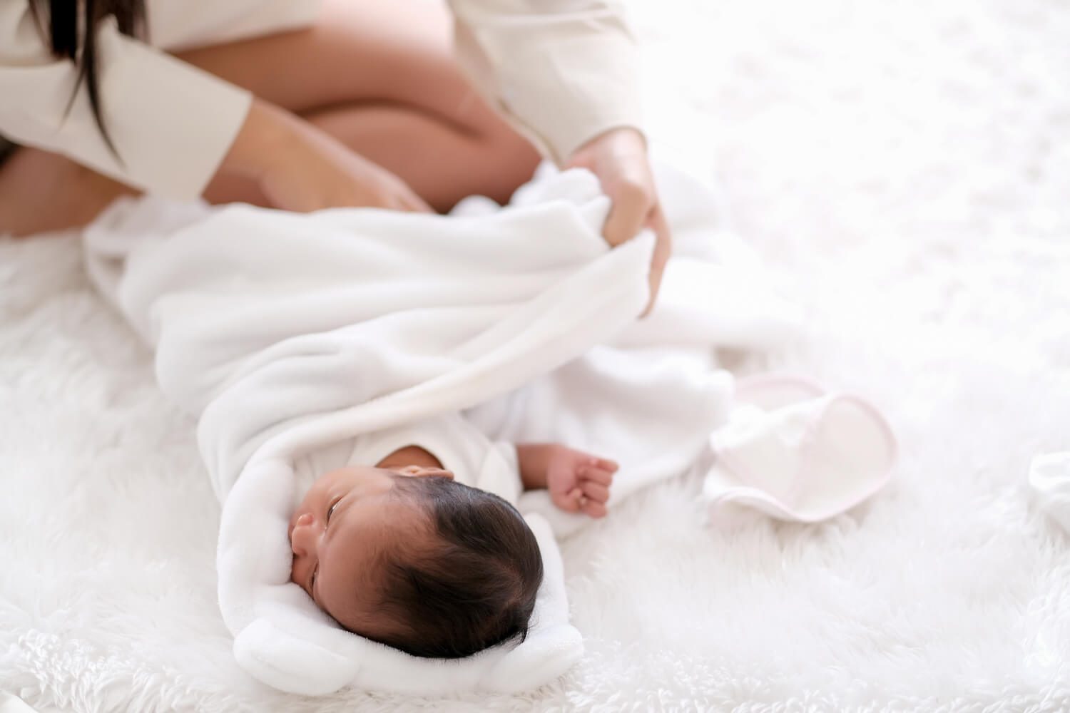 how to swaddle baby