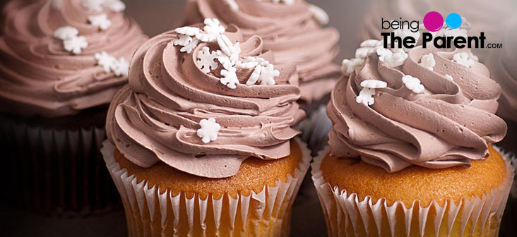 vanilla cupckae with chocolate topping