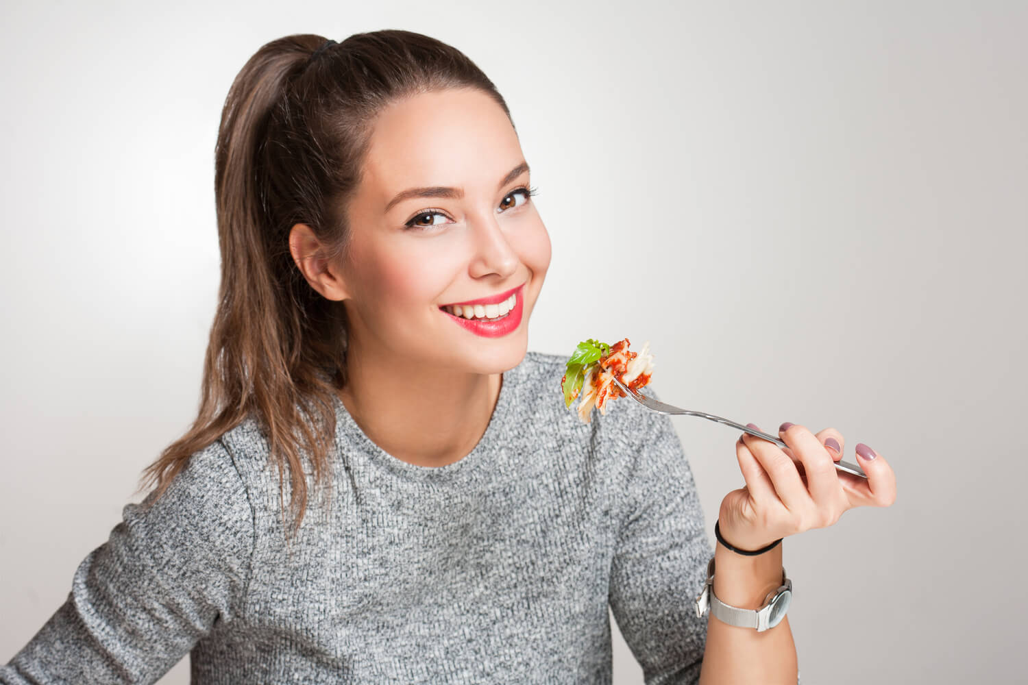 women eating vegetable- lifestyle and diet