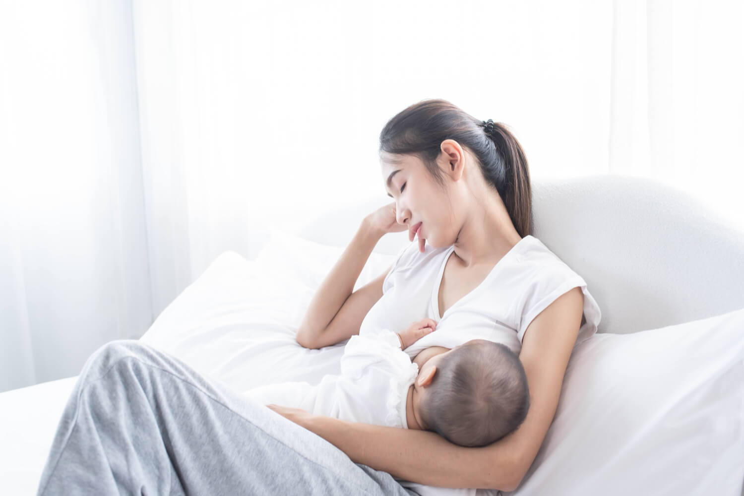 Cluster Feeding In Babies Everything You Need To Know Being The Parent