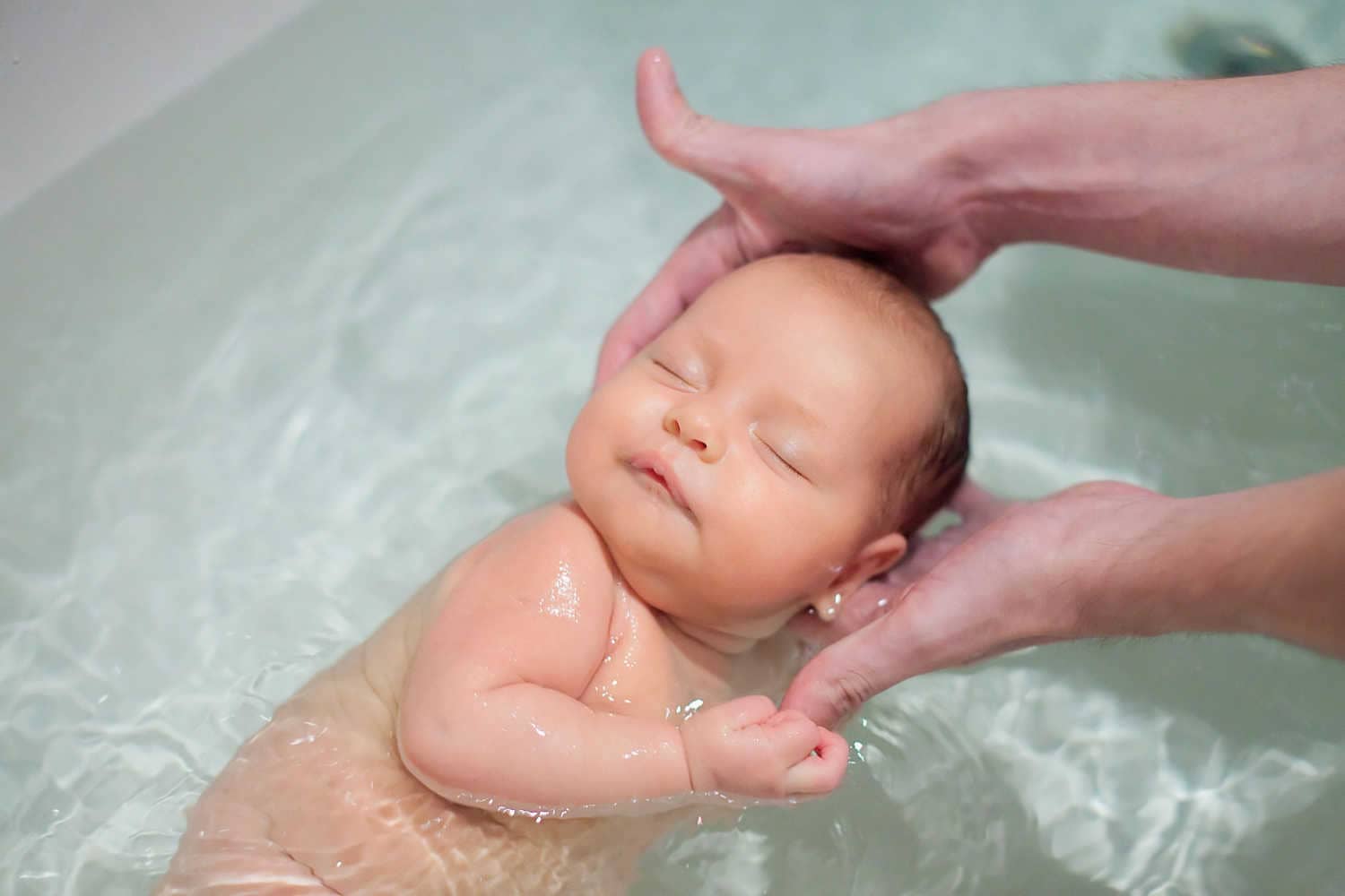The Best Ways to Naturally Soothe Your Newborn Baby Being The Parent