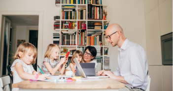 How to Juggle Parenting with Homeschooling How to Juggle Parenting with Homeschooling