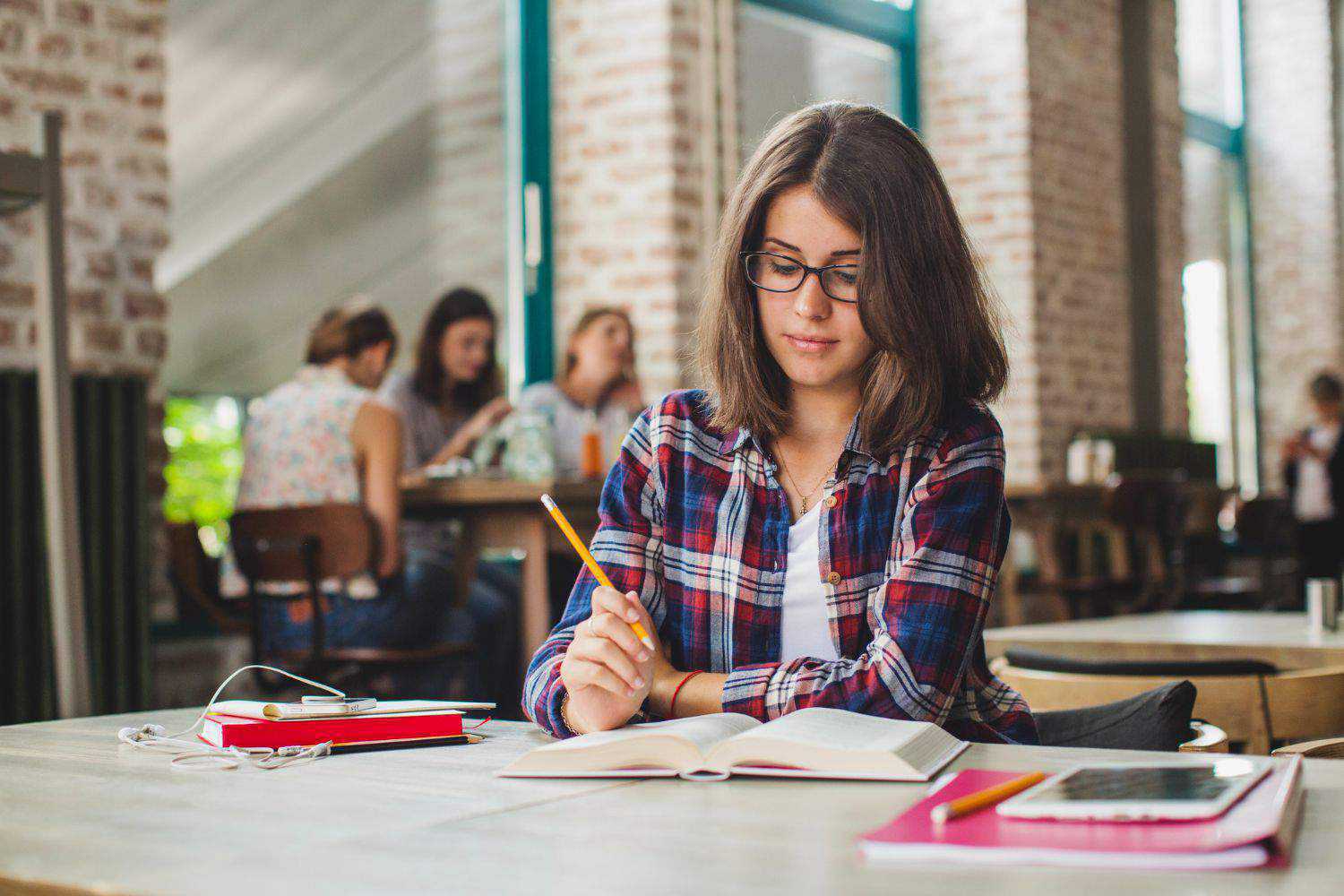 How to Help Your Teenage Child to Be Successful in Studying?
