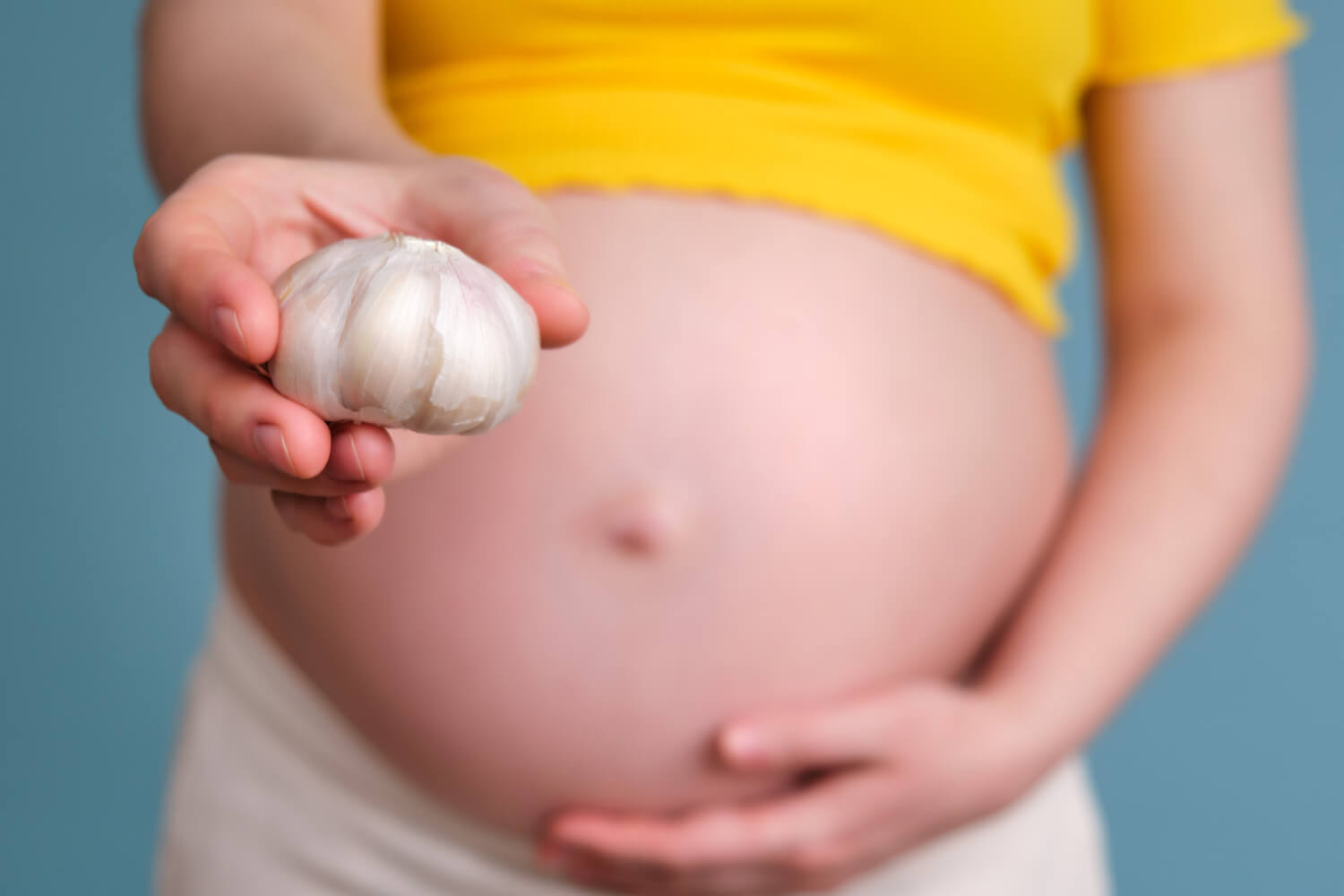 pregnant women with garlic