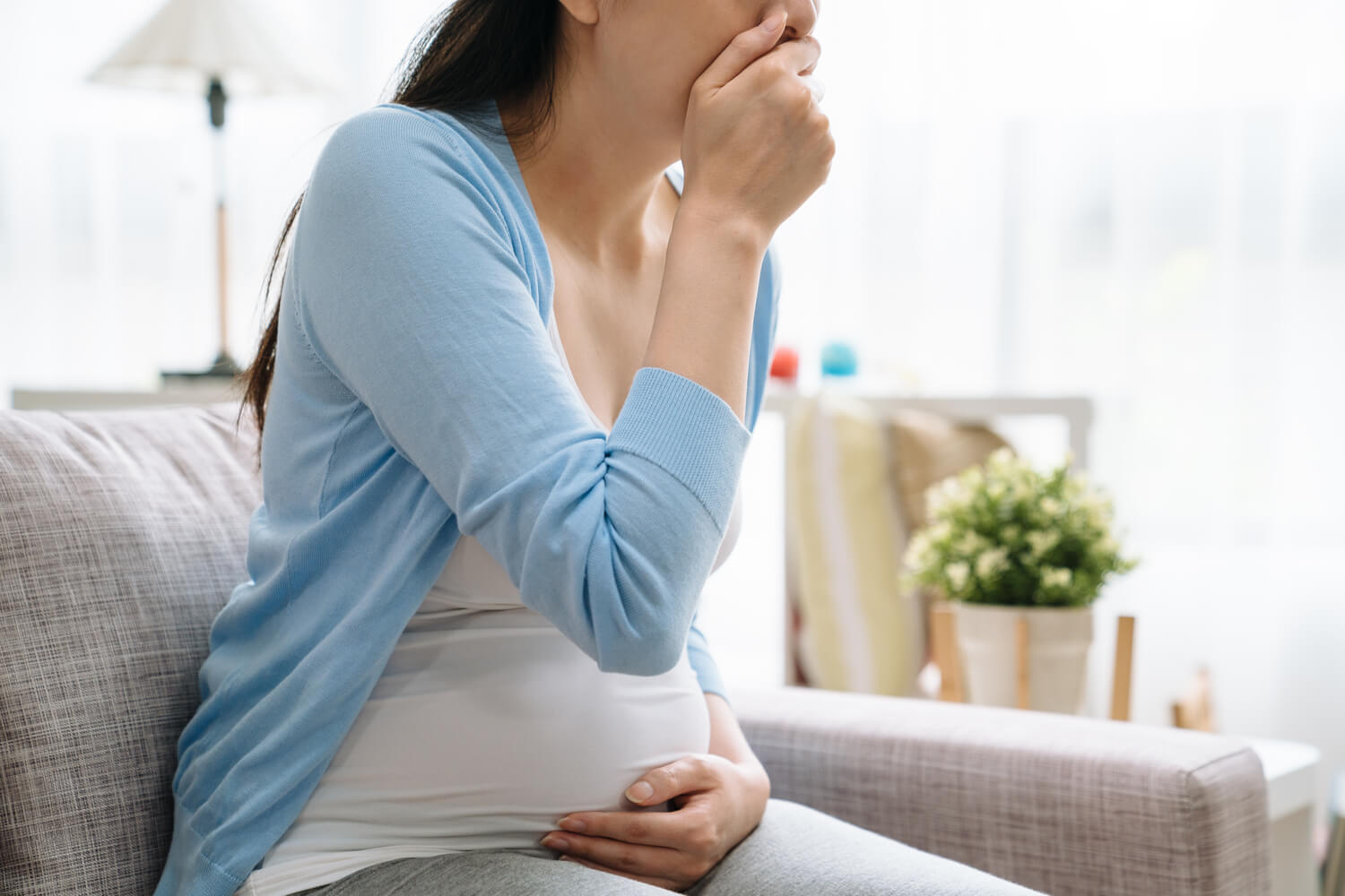 pregnant women choking after eating paan