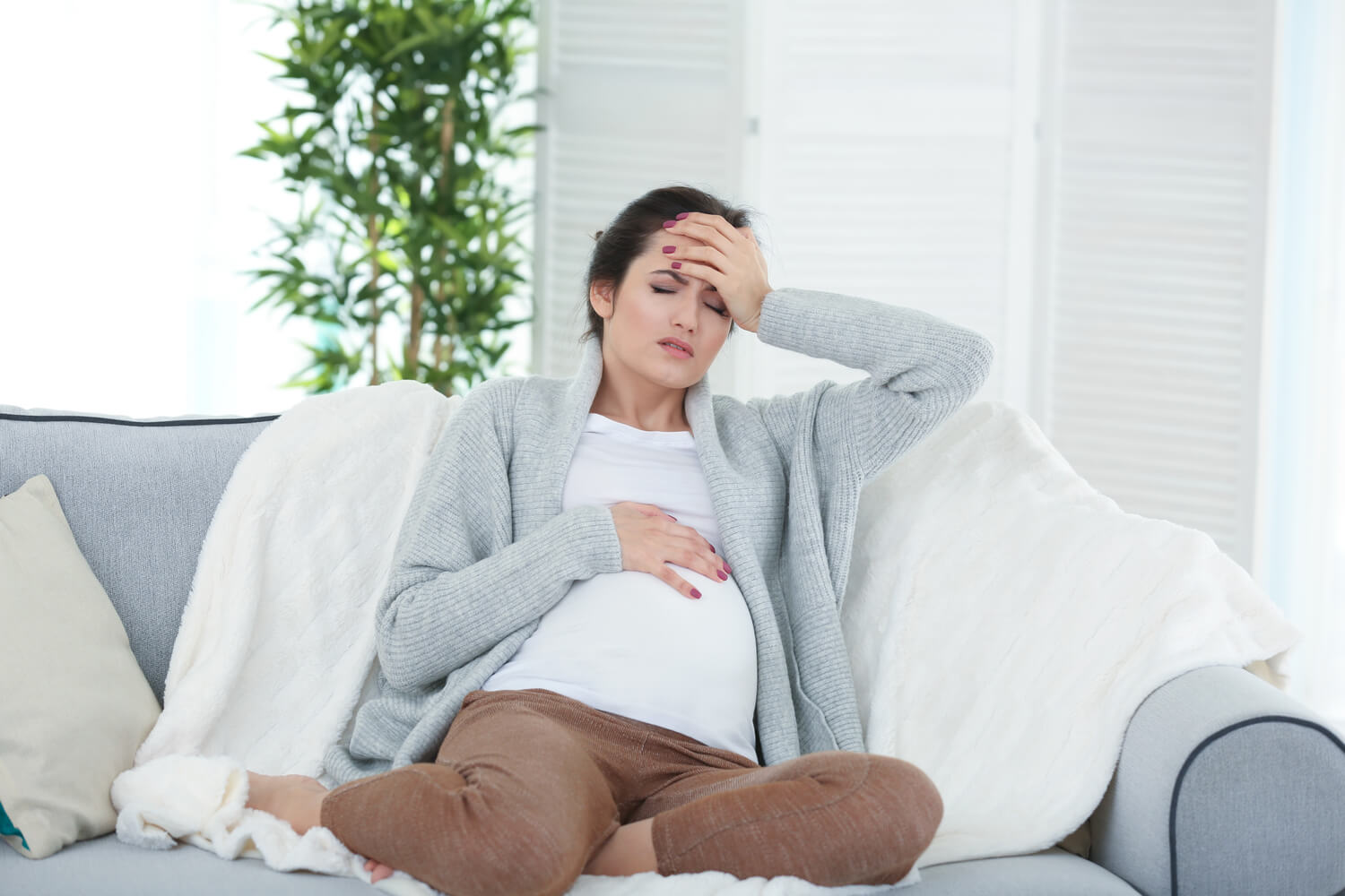 pregnant women having headache