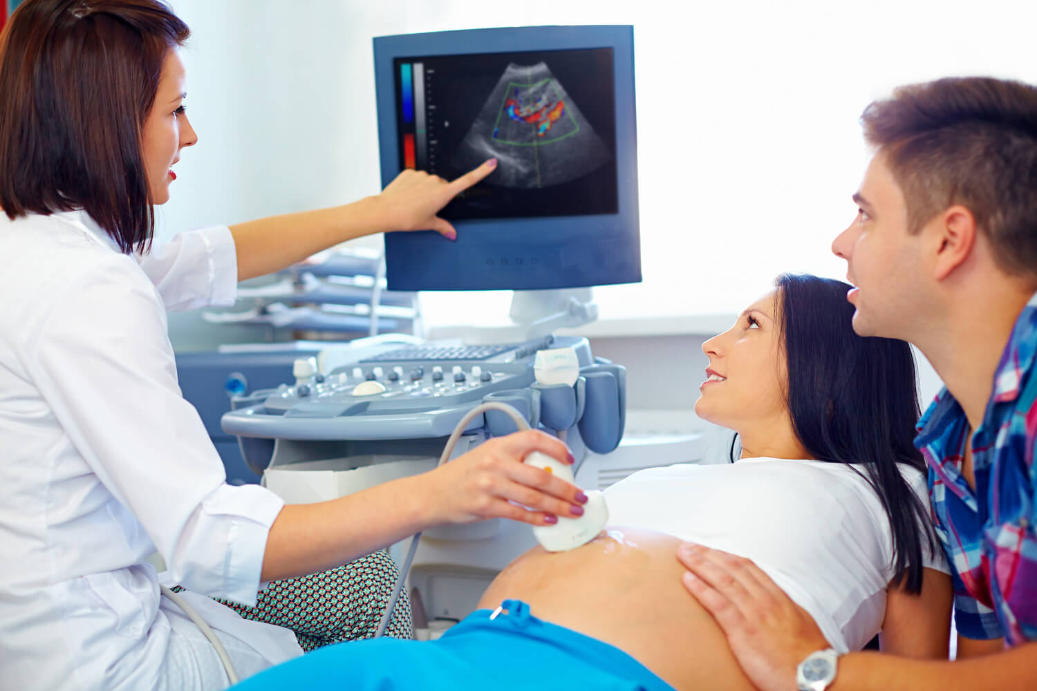 pregnant women having ultrasound