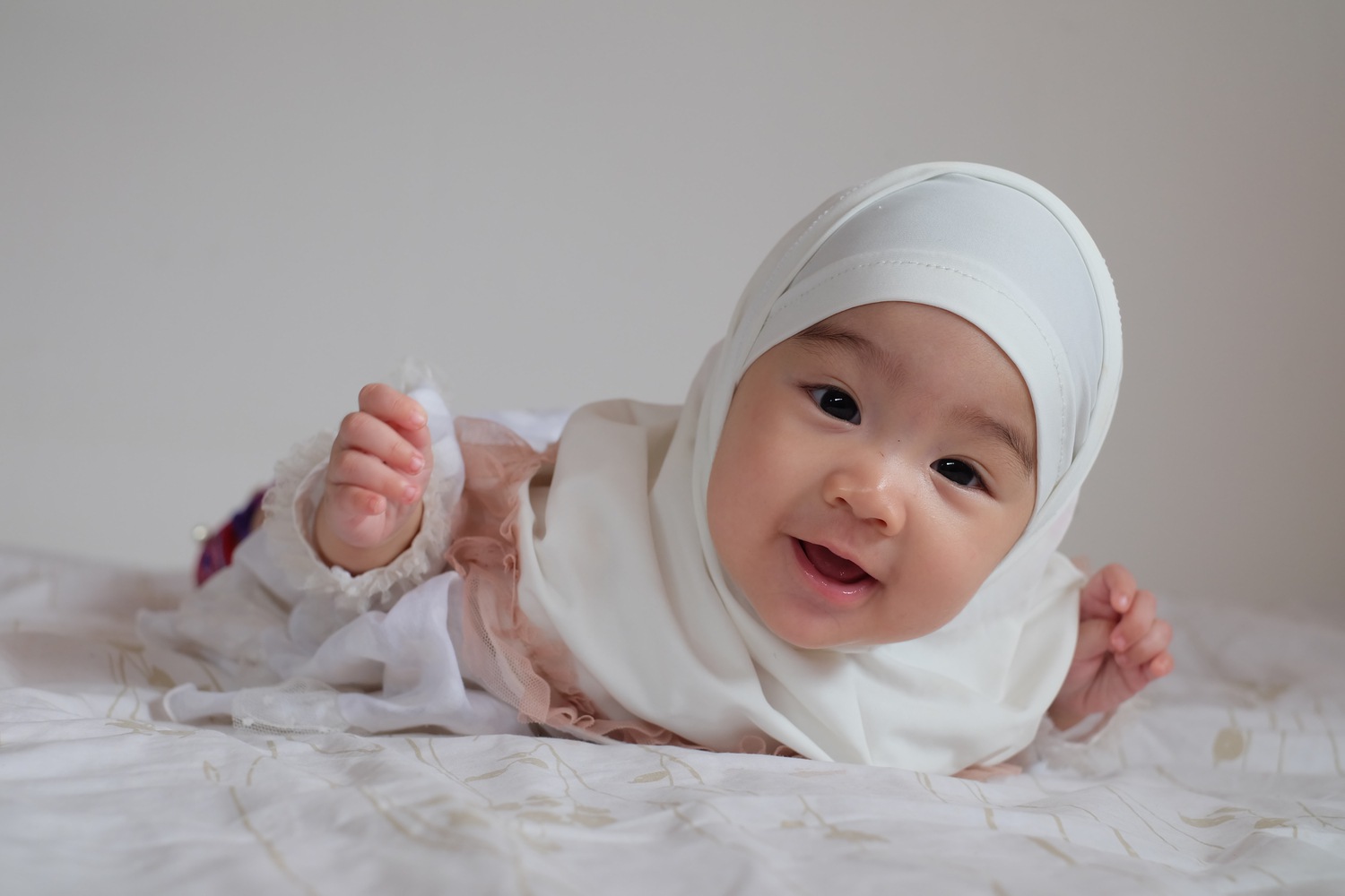 Popular Muslim Baby Girl Names With Meanings - Being The Parent