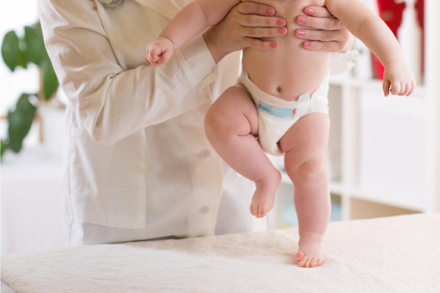 Stepping Reflex in Babies Everything You Need to Know Being The Parent