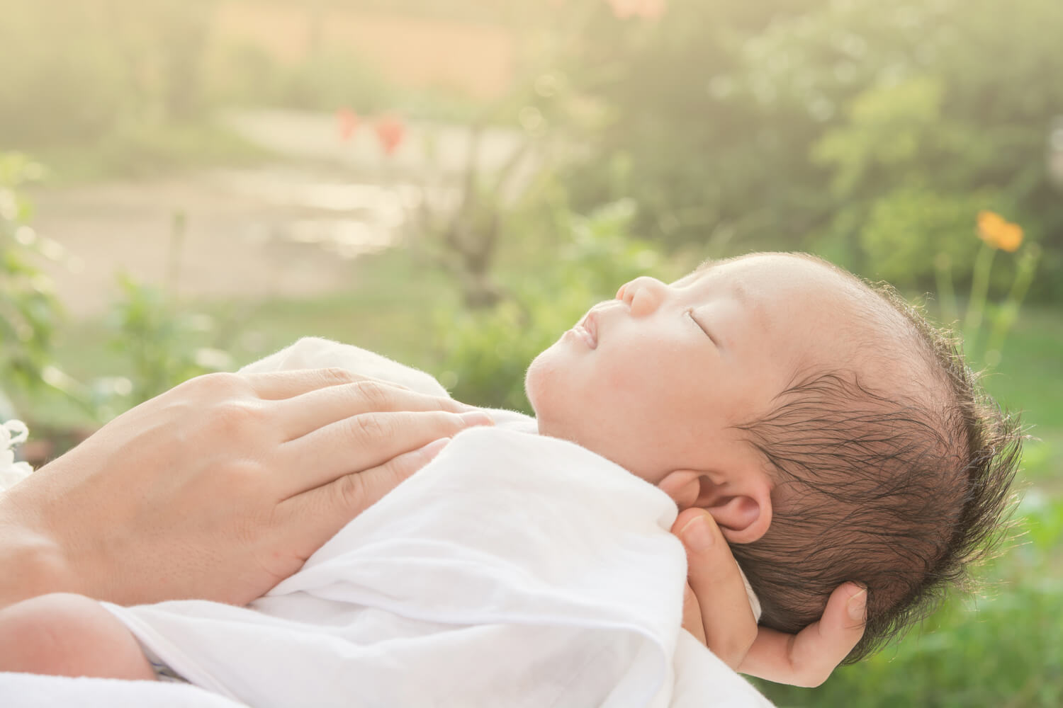 Sunlight For Babies Benefits And Precautions to Take Being The Parent