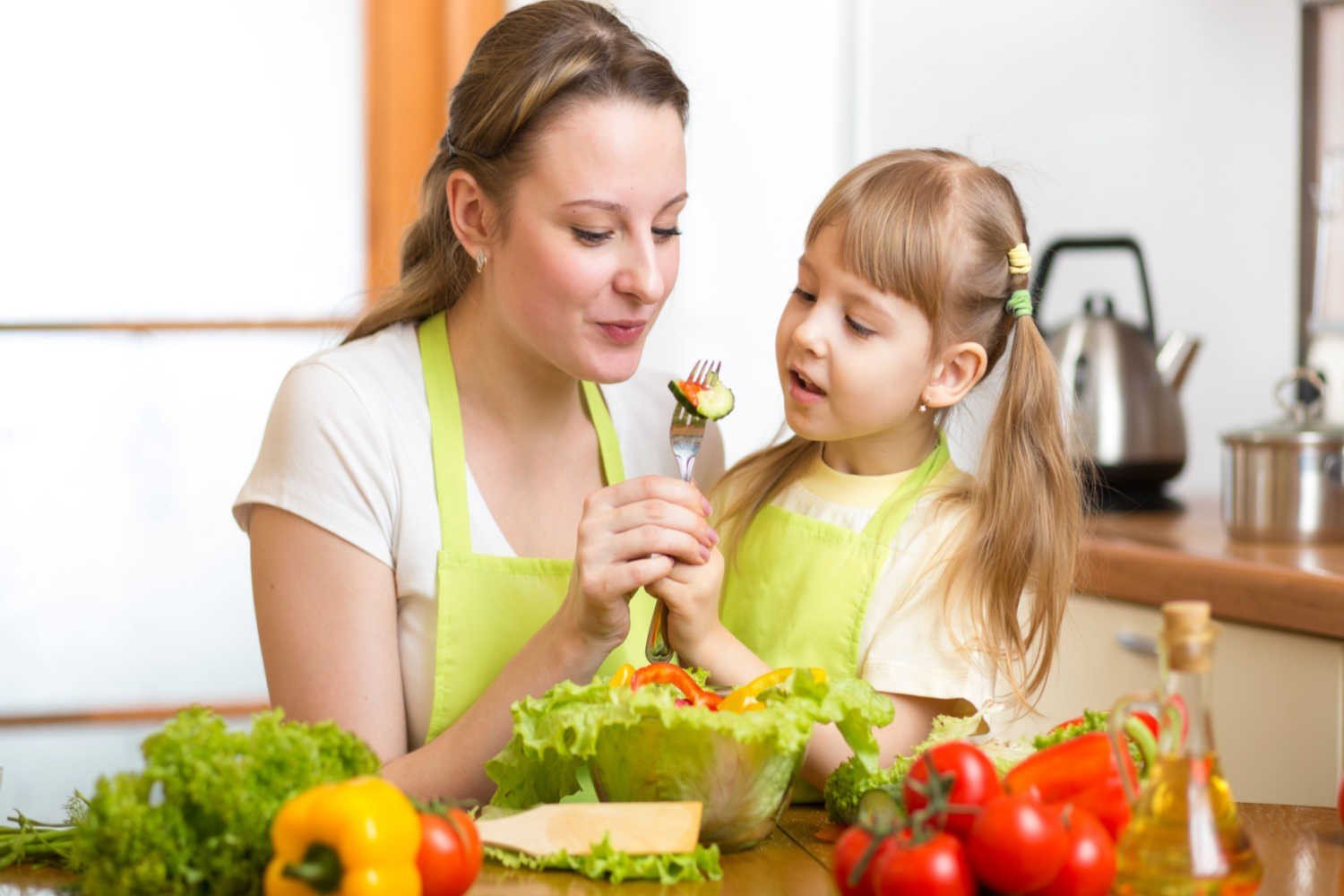 Top 5 Tips For Mothers to Help Their Child Eat Their Fruits & Vegetables