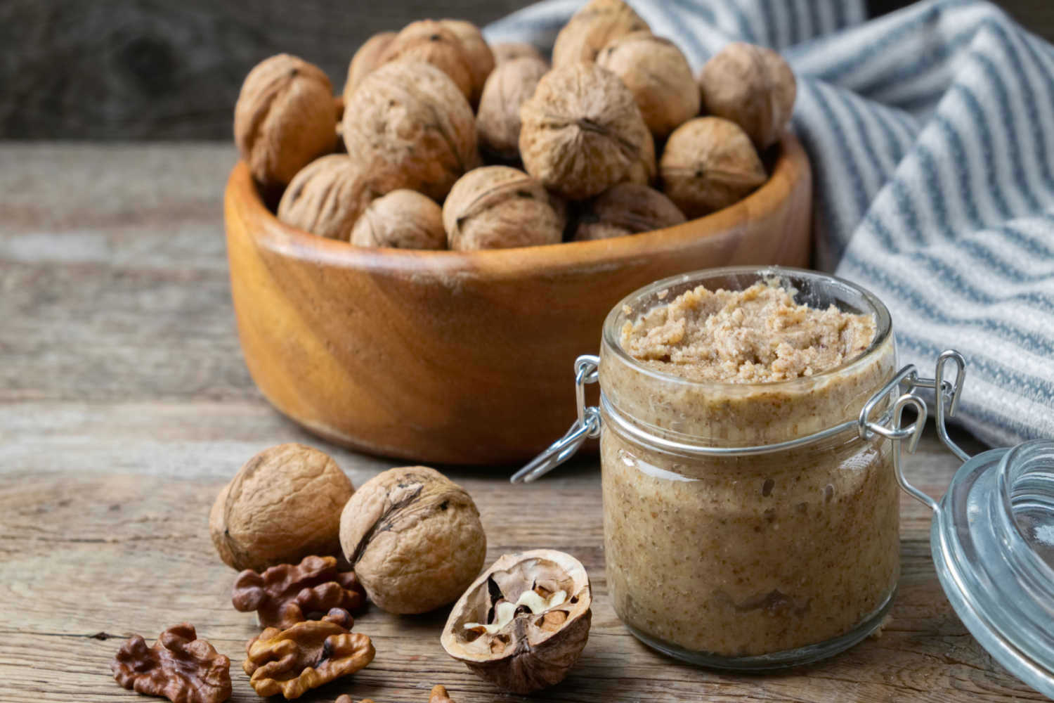 Walnuts For Babies When to Introduce, Benefits and Precautions