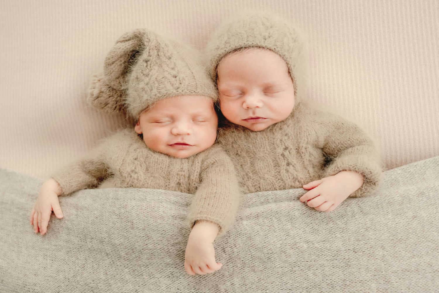 Should Twins Sleep Together? Being The Parent