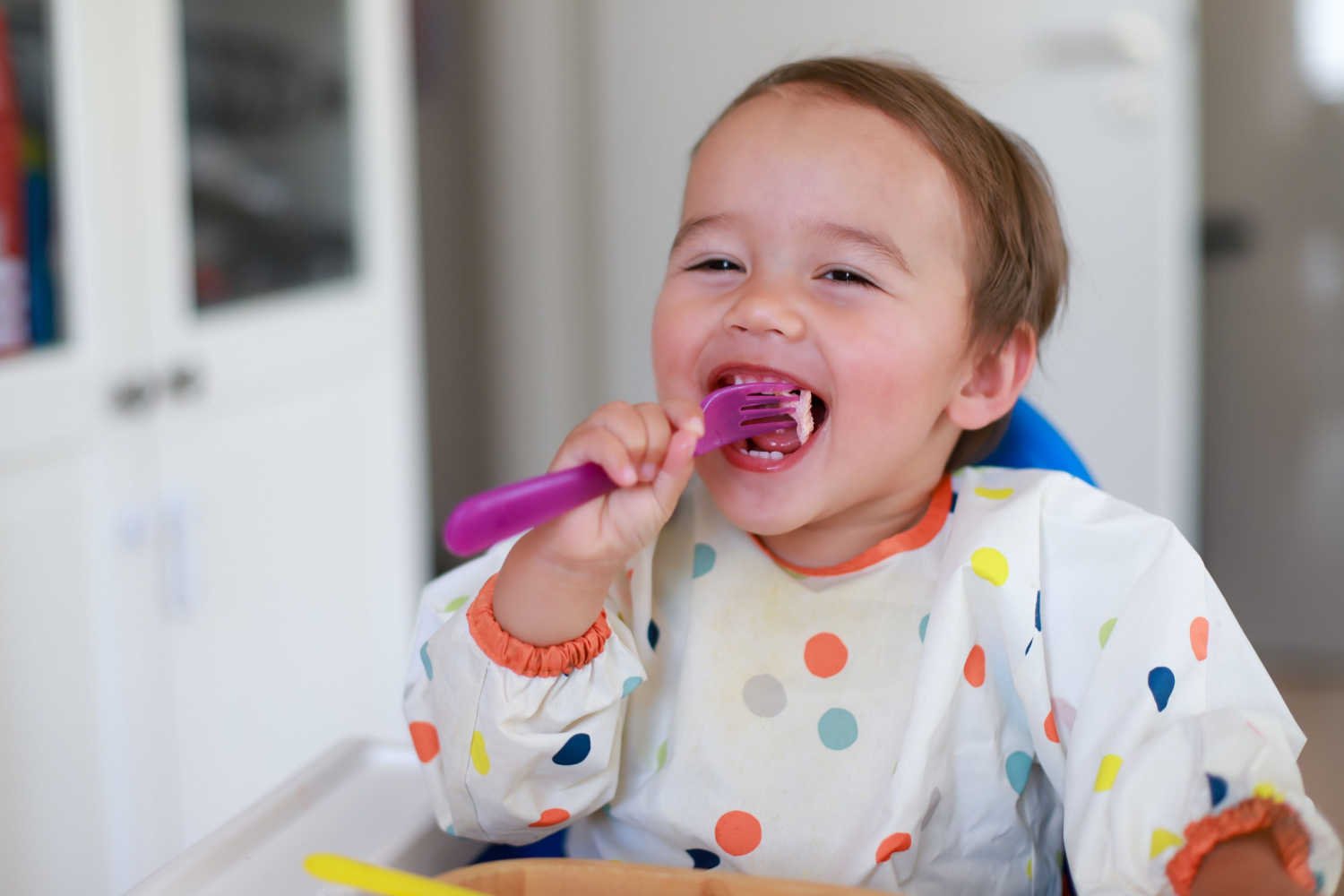 Precautions when introducing spoon and forks to babies