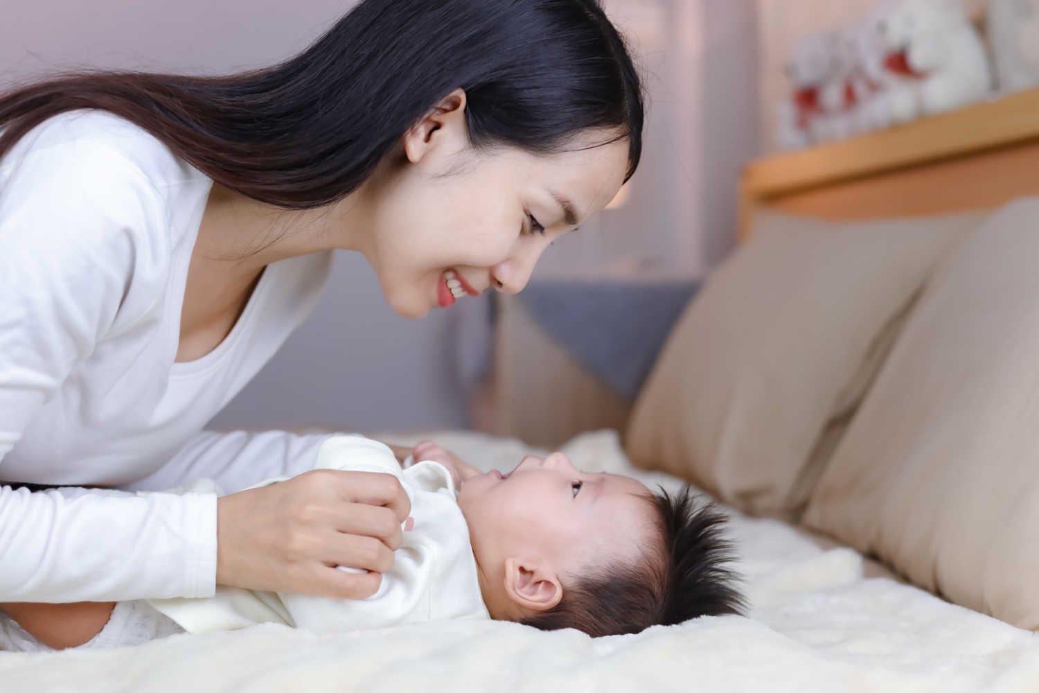 Staring in Babies Is it Normal and Top Reasons Being The Parent