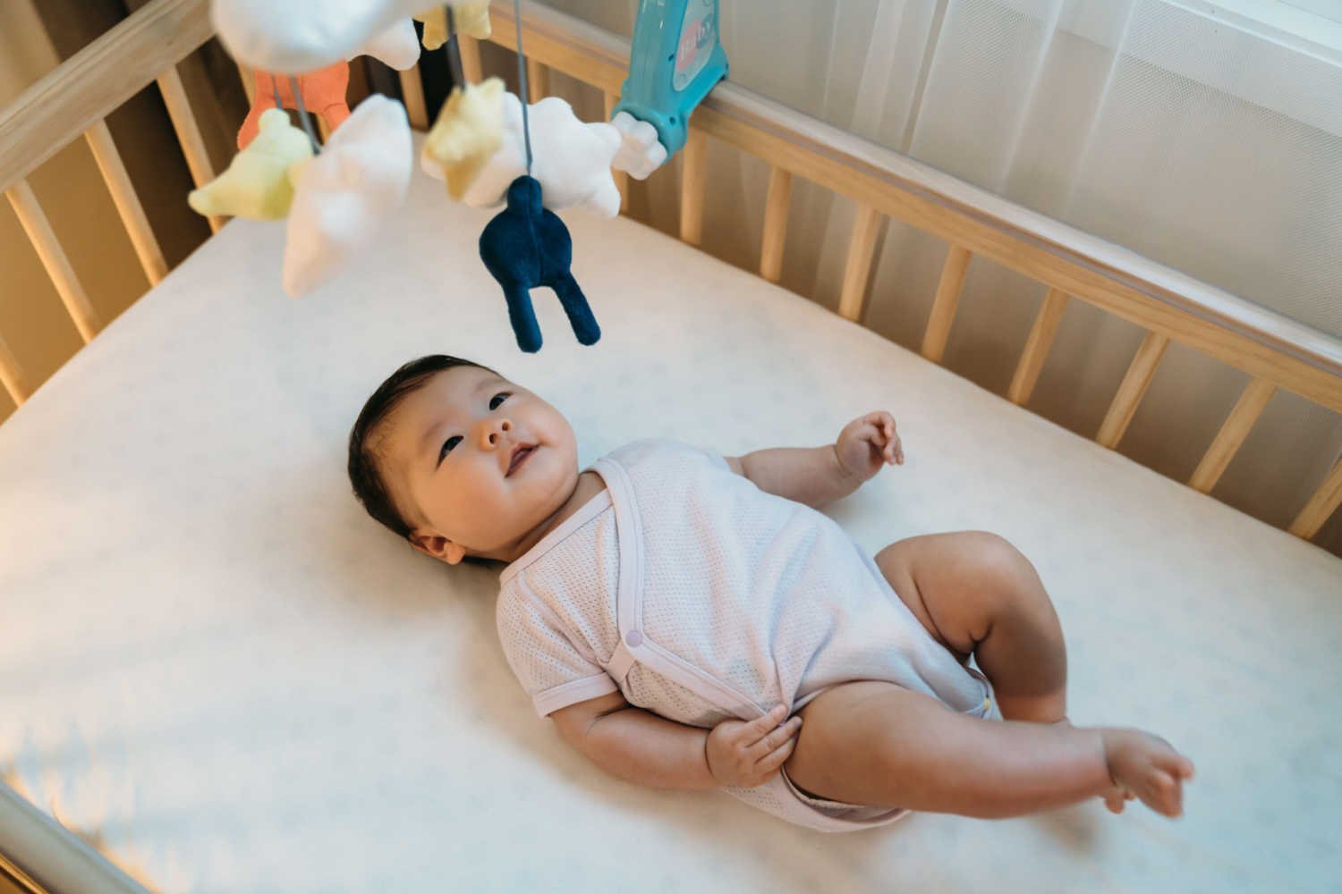 staring-in-babies-is-it-normal-and-top-reasons-being-the-parent