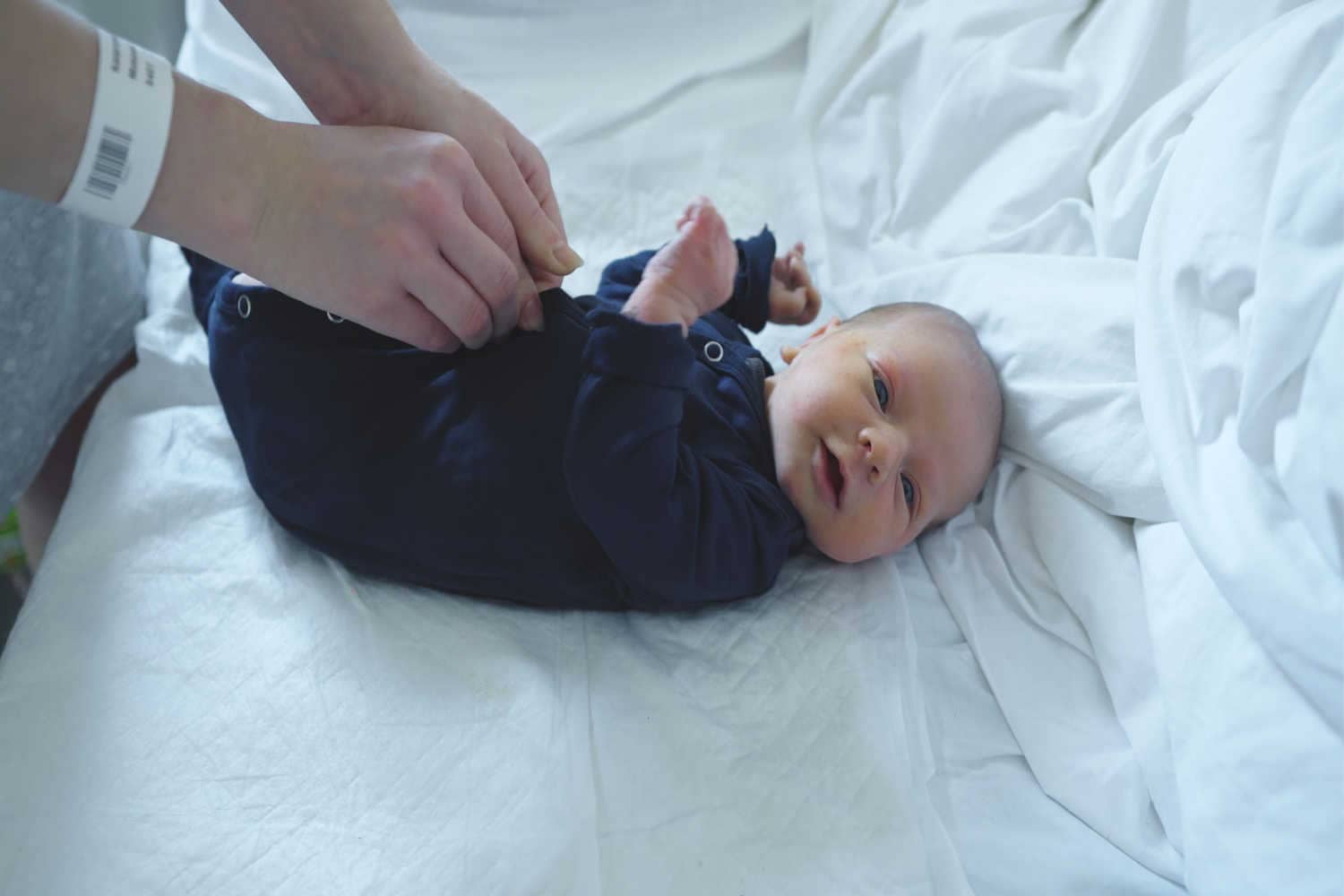Dressing Baby For Bed Safe Dressing Tips Being The Parent