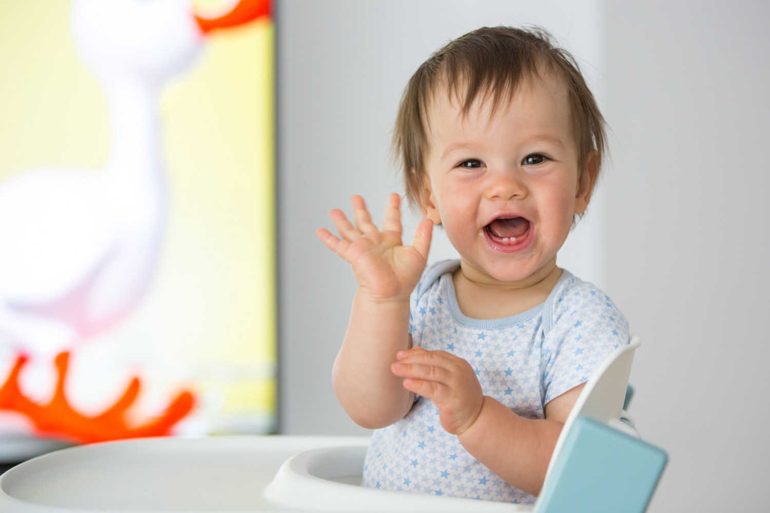 When Will Babies Start Waving Hands? Being The Parent