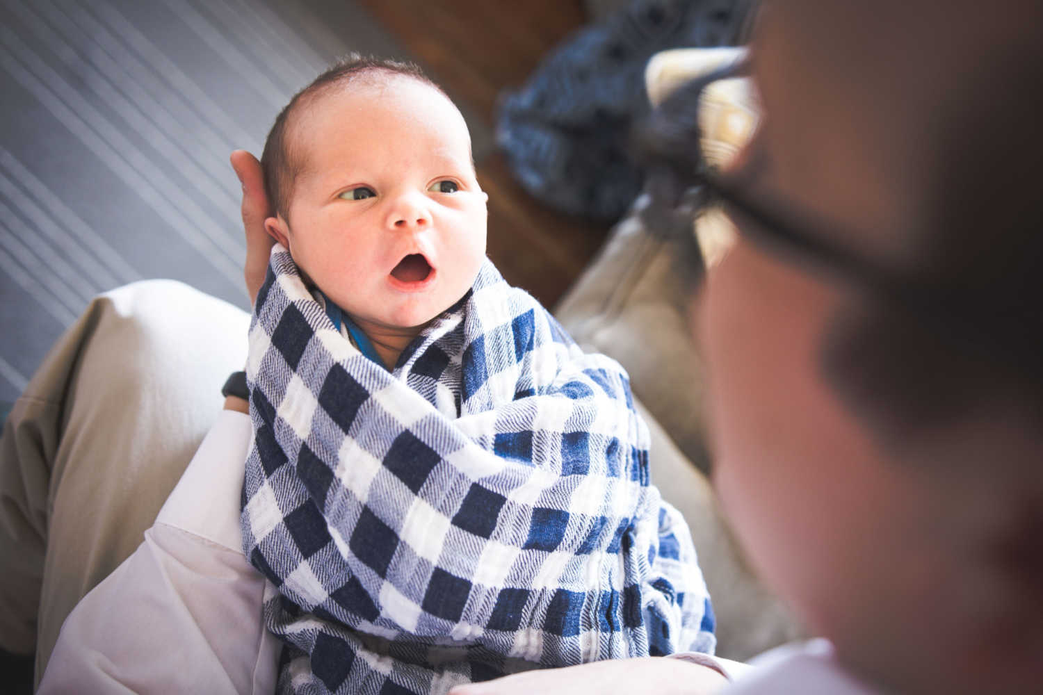 When and How To Stop Swaddling Your Baby? Being The Parent