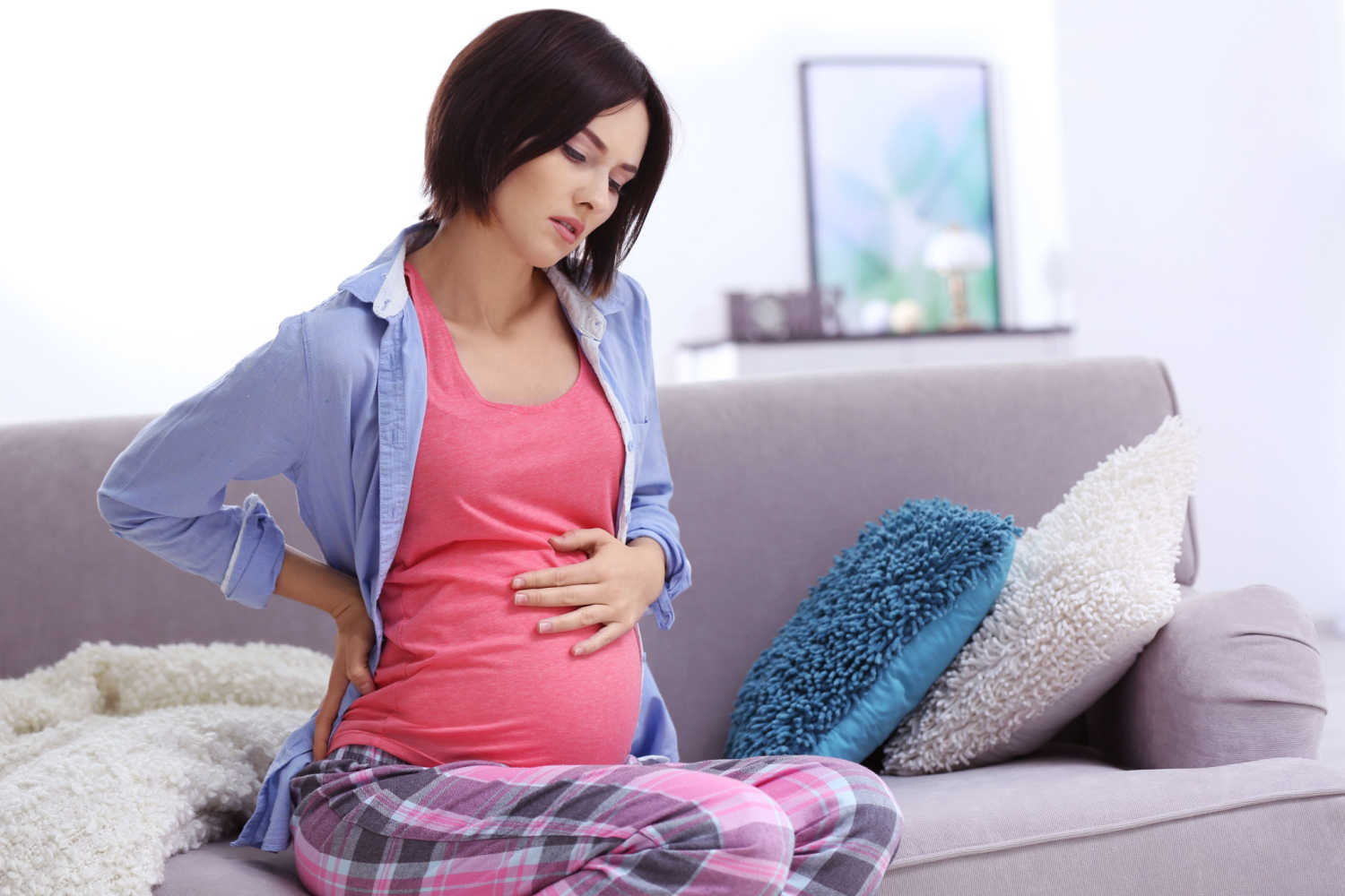 women in abdominal pain