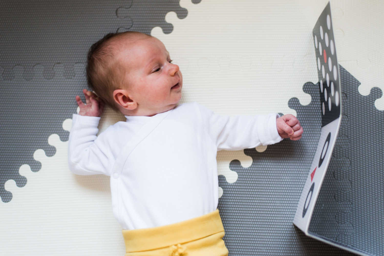 Benefits of Black and White Toys For Newborns