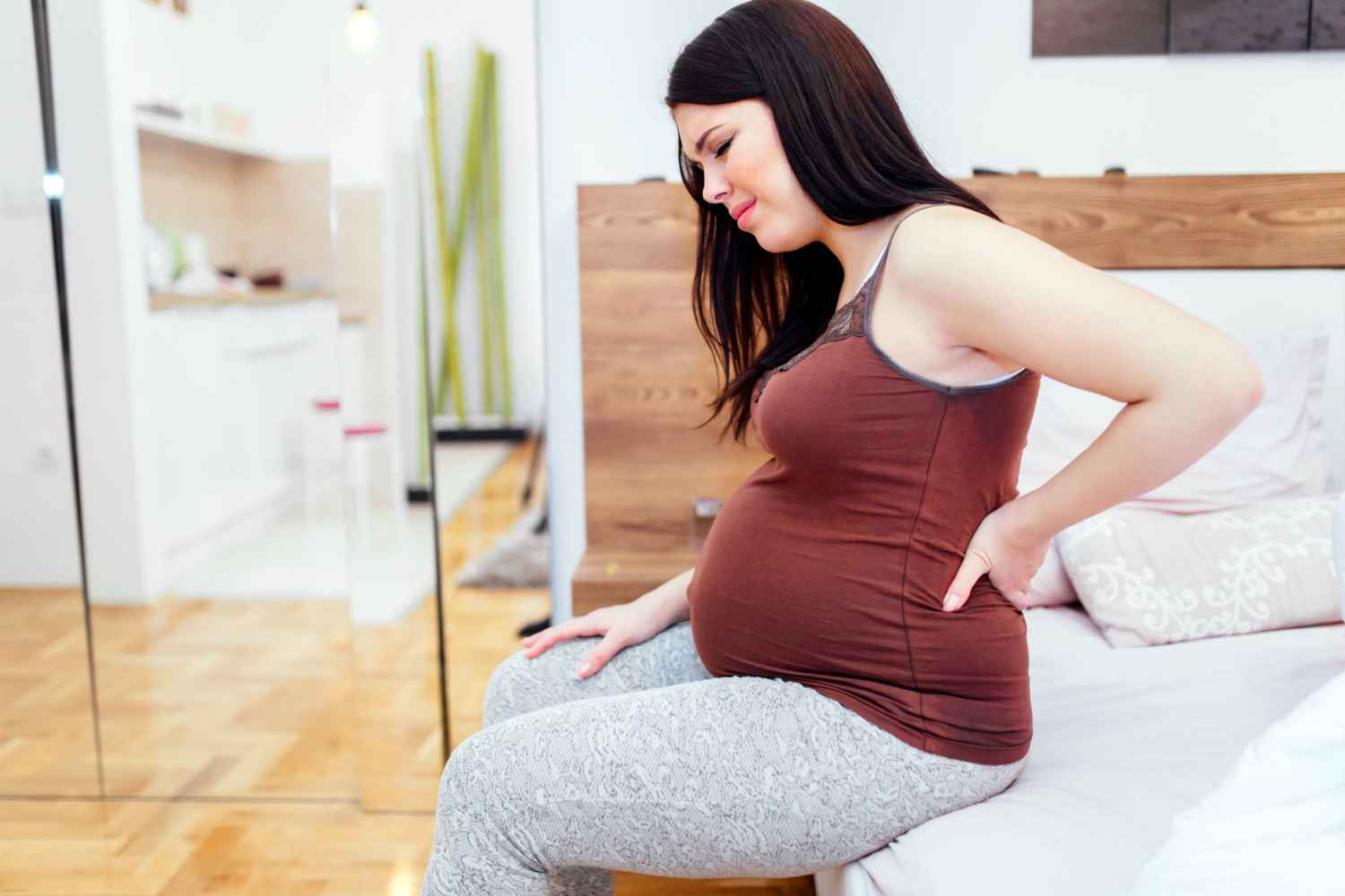 pregnant woman having back pain