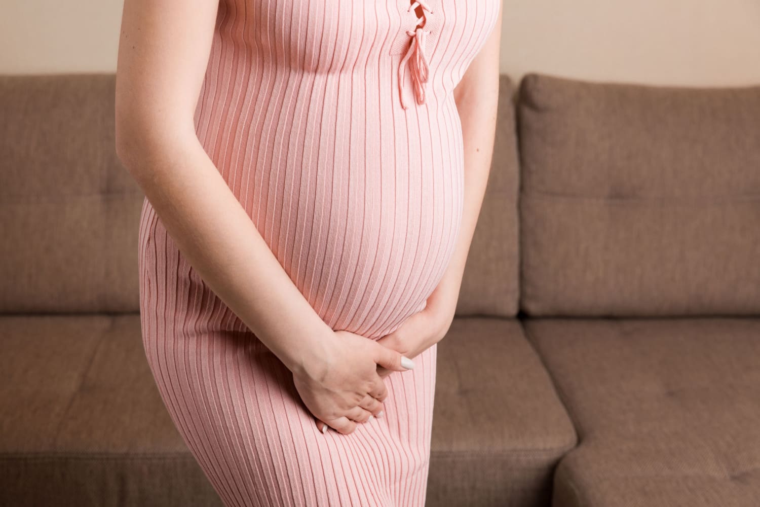 pregnant woman unable to hold urine
