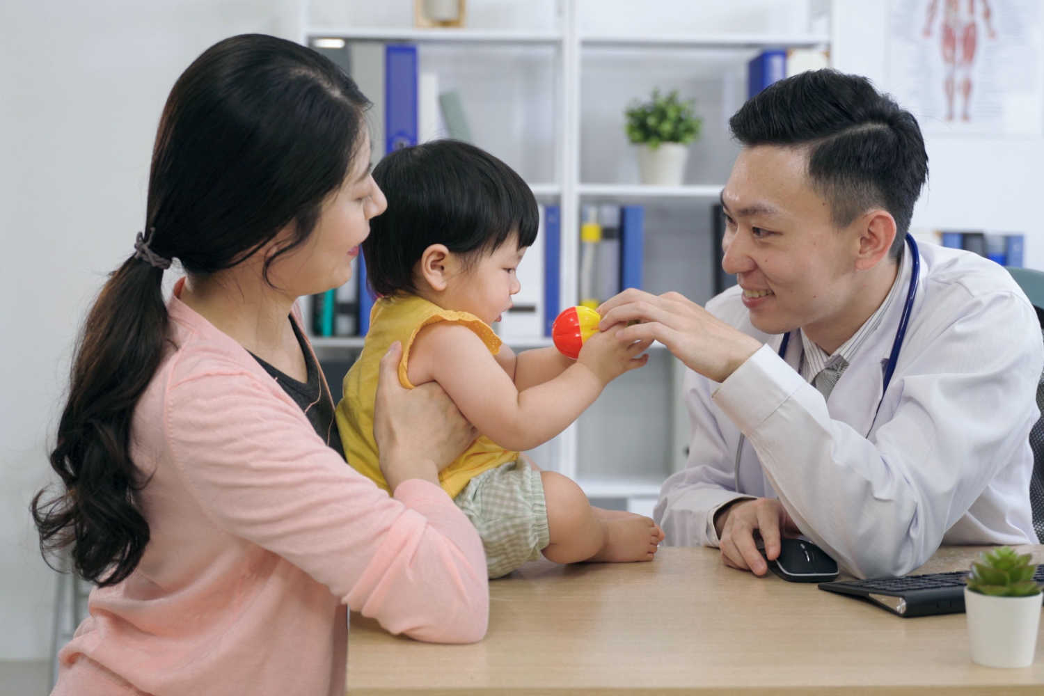 Tips to Prepare Your Baby For Doctor's Visits