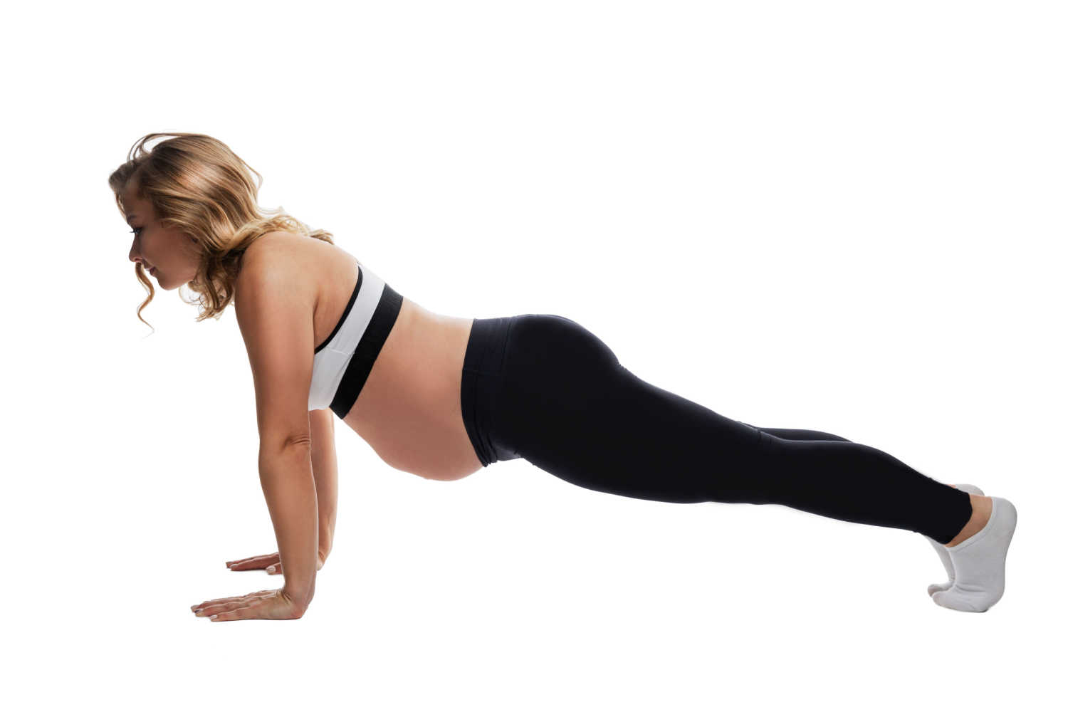 woman doing HIIT exercises during pregnancy