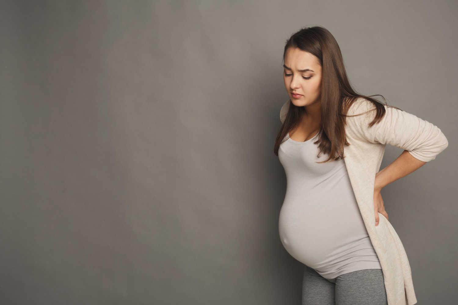 pregnant woman having back pain