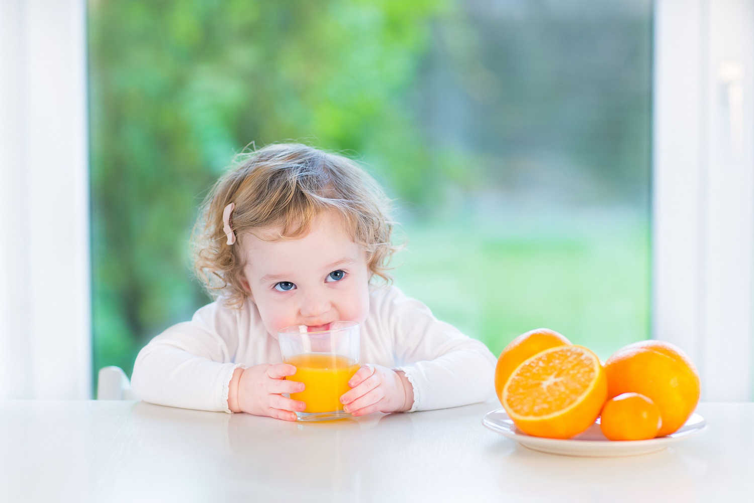 Toddler can drink fresh juice, milk, smoothies apart from water