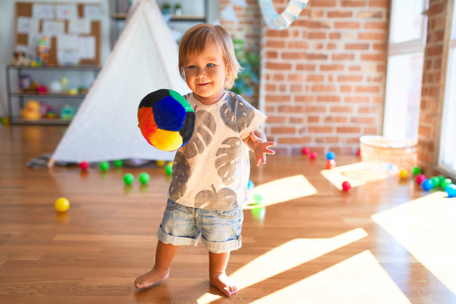 When Can a Toddler Start to Throw a Ball? Being The Parent
