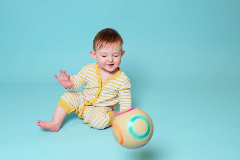 When Can a Toddler Start to Throw a Ball? Being The Parent