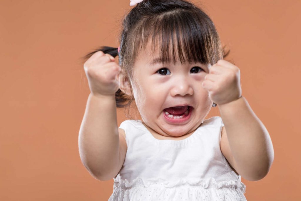Toddlers Hitting Themselves Why and How to Stop it? Being The Parent