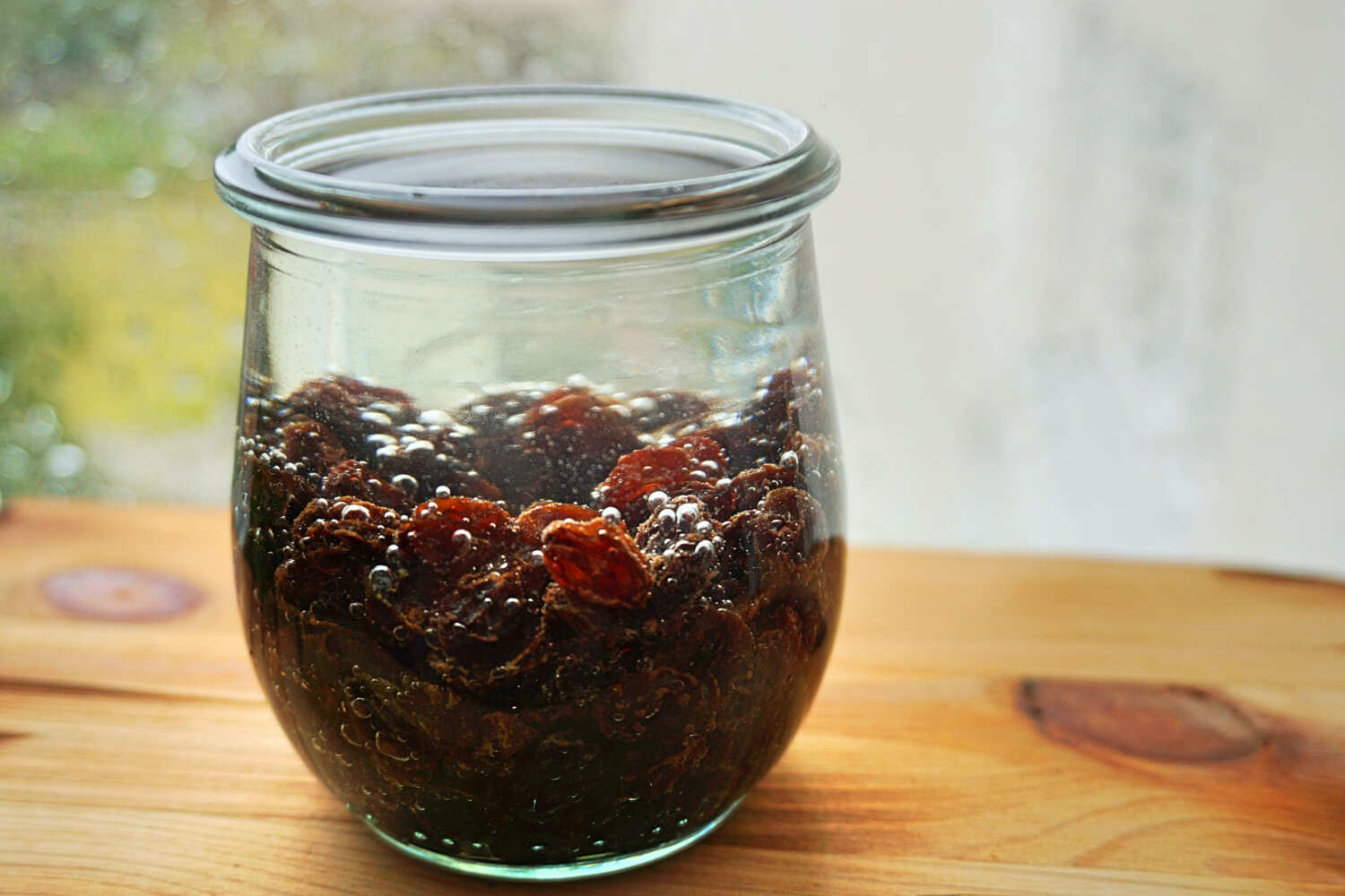 Black Raisins Water For Conceiving Top Benefits and How to Make