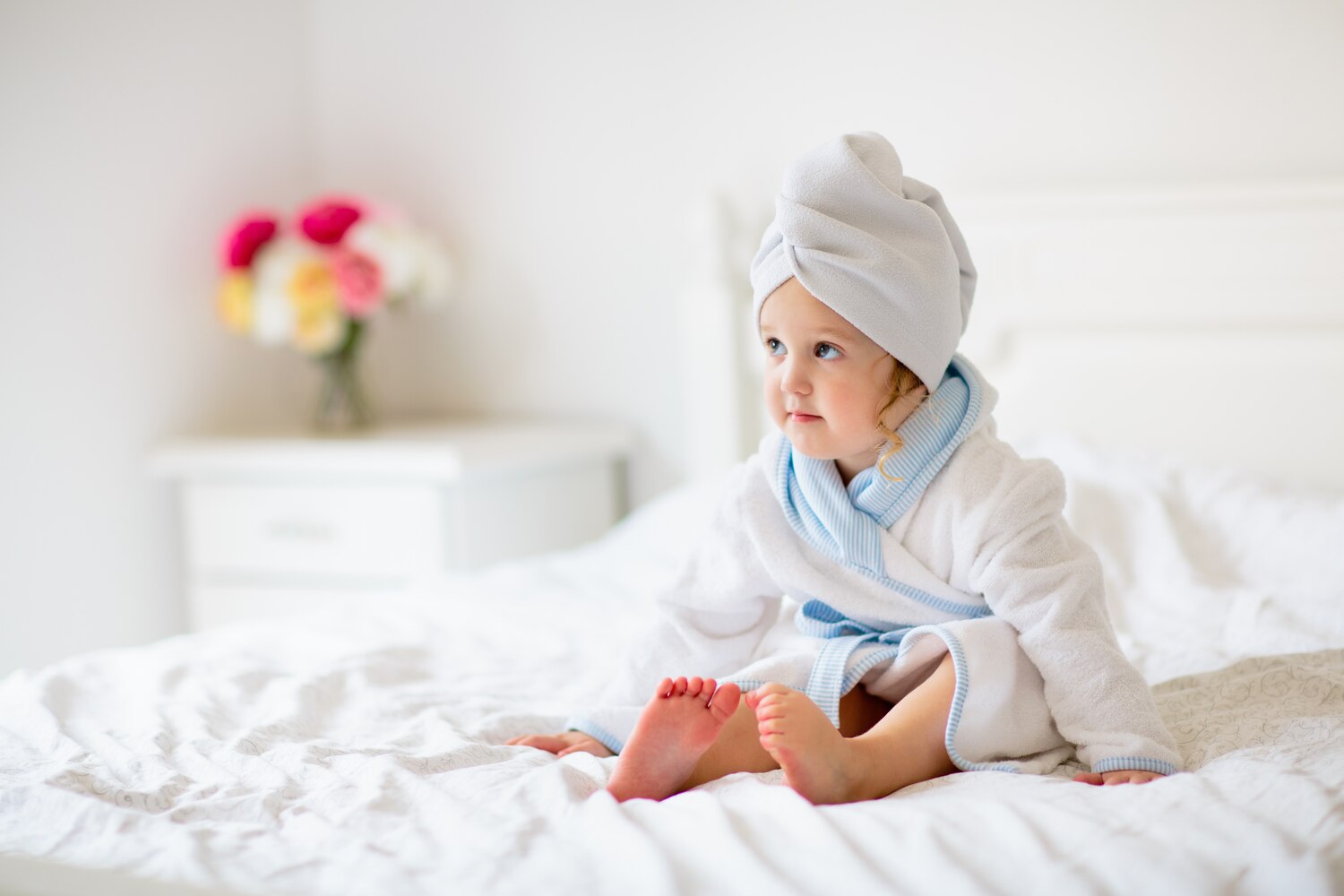 Giving a bath before bedtime helps toddlers sleep