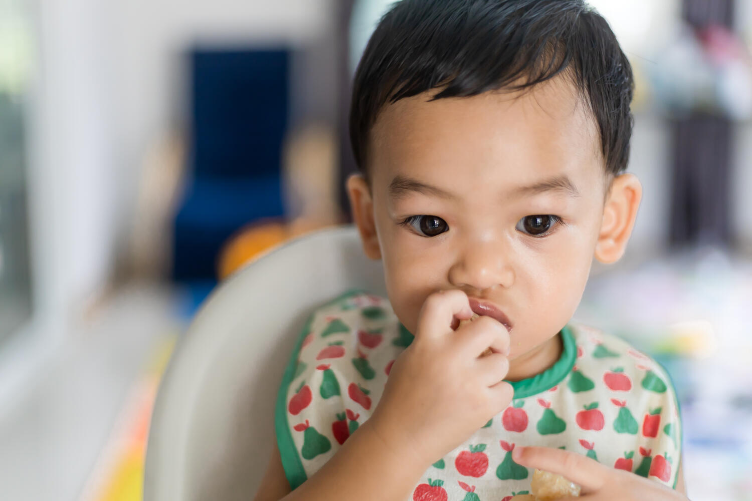Take care to not give too small sized food pieces to toddlers