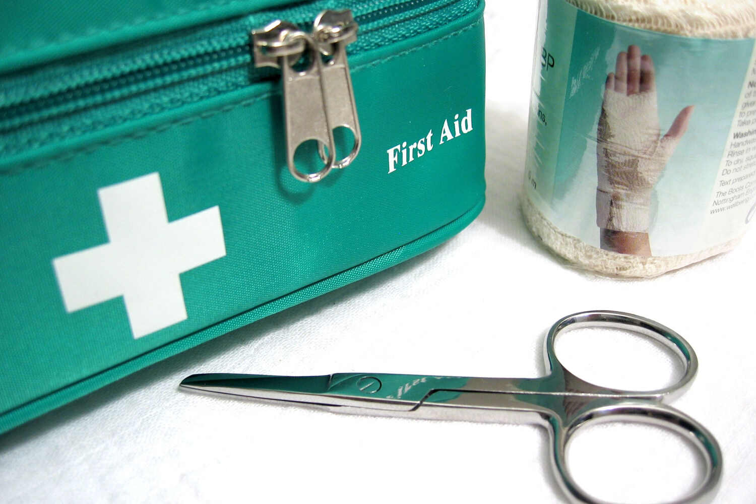 A pair of scissors should be there in toddler first aid kit