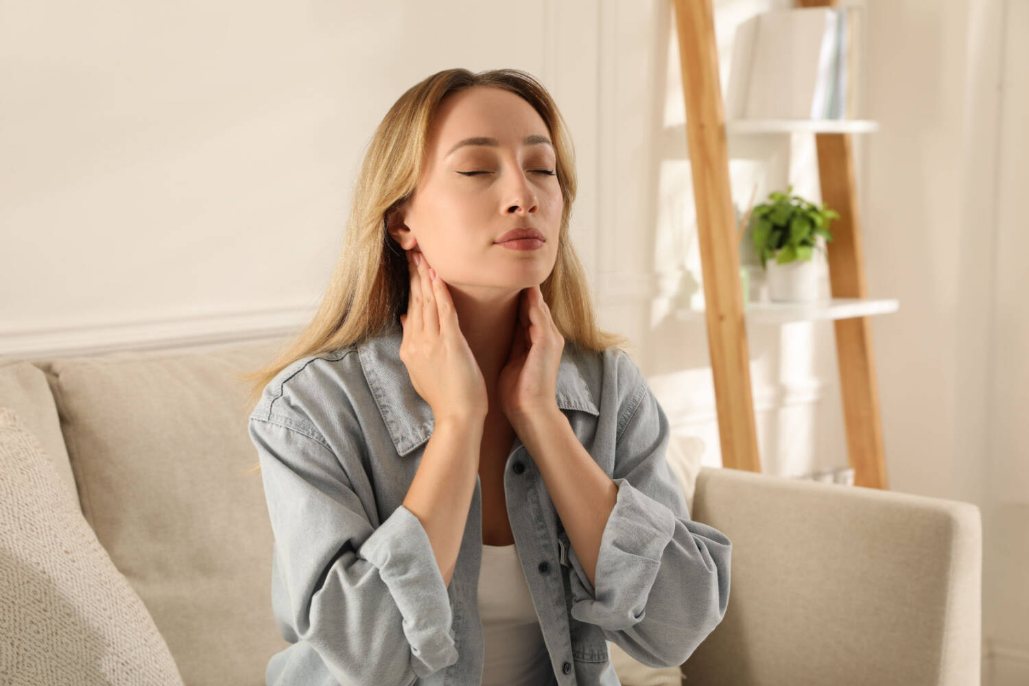 woman neck massage