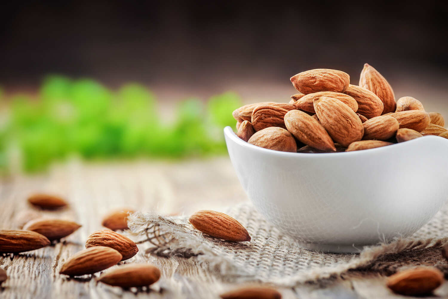 A bowl of almonds